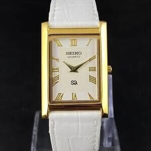 Vintage Style Seiko Quartz Mens Gold Watch & White  accents W/ Leather Strap